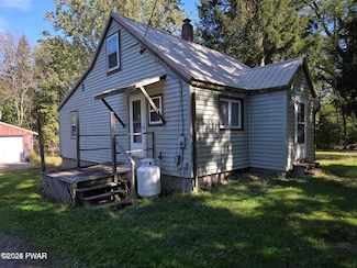 10 Kane Rd, Starlight, PA 18461