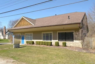 3048 Clarkston Rd, Lake Orion, MI 48362
