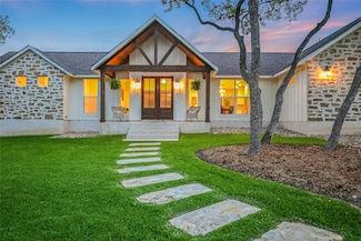 270 Rambling Oaks Dr, Wimberley, TX 78676