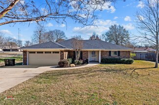 4607 Lawndale Dr, Benton, LA 71006