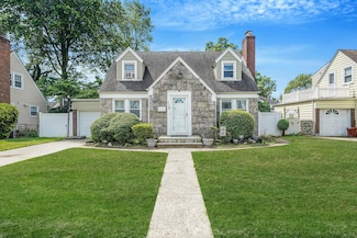 662 Rose Blvd, North Baldwin, NY 11510
