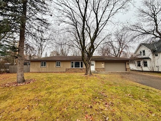 208 3rd St NW, Forest Lake, MN 55025