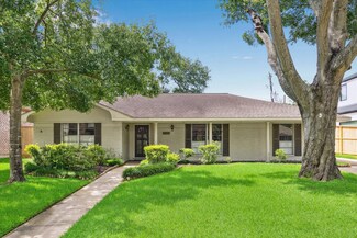 6249 Piping Rock Ln, Houston, TX 77057