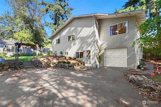 4218 W M St, Bremerton, WA 98312
