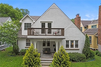 6637 Edgevale Rd, Kansas City, MO 64113