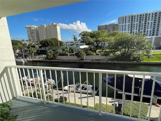 1650 NE 115th St Unit 311, Miami, FL 33181