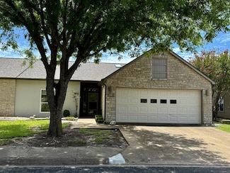 1030 Edinburgh Dr, Kerrville, TX 78028