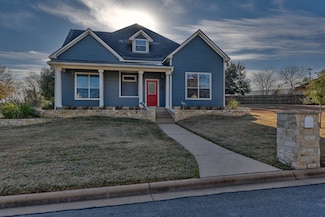 2106 Springwood Dr, Brenham, TX 77833