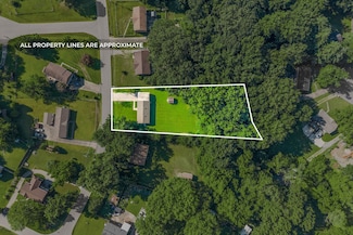 504 Overton Dr, Clarksville, TN 37042