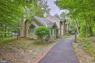 238 Crescent Ln, Pocono Pines, PA 18350