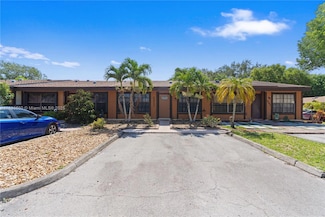 2311 Elm Ct, Pembroke Pines, FL 33026