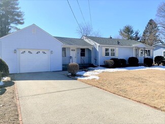 45 Reed St, Chicopee, MA 01020
