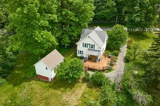 29 Walnut St, Turners Falls, MA 01376