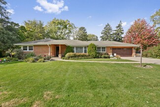 12122 S 70th Ct, Palos Heights, IL 60463