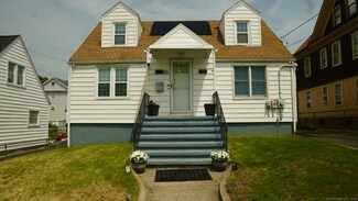 35 Ashley St, Bridgeport, CT 06610