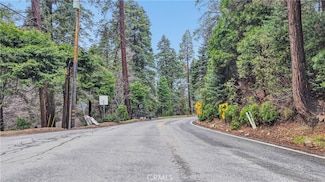 642 Rosequartz Dr, Lake Arrowhead, CA 92321