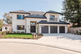1167 Holly Ave, Clovis, CA 93611