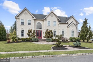 8 Dorchester Ln, Moorestown, NJ 08057