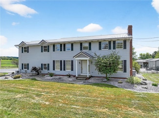 1378 Mile Hill Rd, Ellwood City, PA 16117