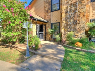 8101 Brownsville Ln, Bethany, OK 73008