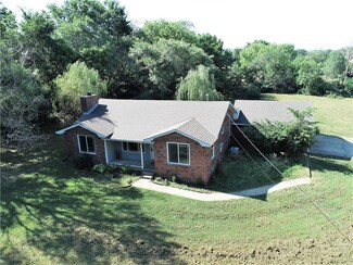 12889 S Ervan Beeks Rd, Farmington, AR 72730