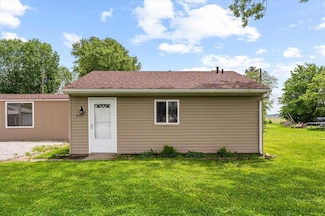 210 W Monroe St, Hecker, IL 62248