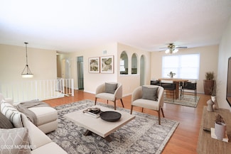 216 Hamilton Dr, Toms River, NJ 08753