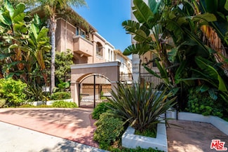 2022 S Barrington Ave Unit D, Los Angeles, CA 90025