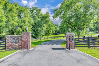 4804 Scenic Oaks Ln, Thompson's Station, TN 37179