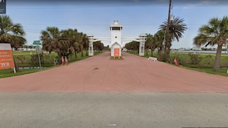 14506 Mckenna St, Galveston, TX 77554