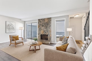 1252 Trailwood S, Hopkins, MN 55343