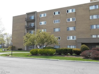 20333 Detroit Rd Unit 505A, Rocky River, OH 44116