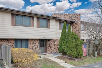 7315 Winthrop Way Unit 6, Downers Grove, IL 60516