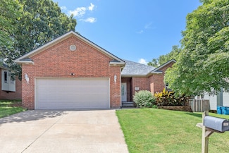 126 Mystic Ave, Hollister, MO 65672