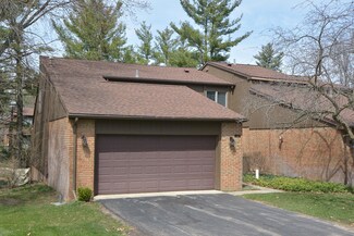 212 Pine Cove Cir, Kalamazoo, MI 49006