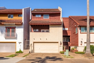 18 Antilles Ln, Houston, TX 77058