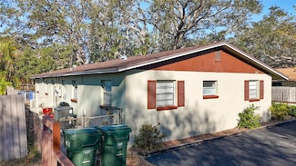 1305 Delbar Ct, Largo, FL 33770