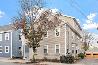 40 Essex St Unit 2, Salem, MA 01970