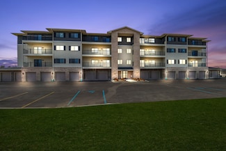 2034 W 75th Place Unit 32, Merrillville, IN 46410