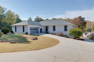103 Shorecrest Dr, Seneca, SC 29672