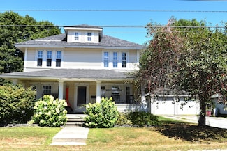 12 Lakeview St, Lincoln, ME 04457