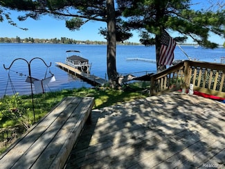 6111 Loud Dr, Oscoda, MI 48750