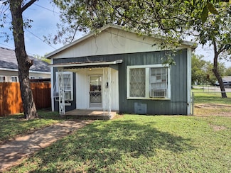 3701 N 23rd St, Waco, TX 76708