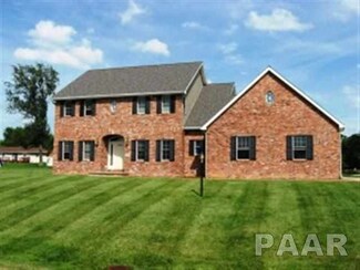 300 Westminster Rd, Germantown Hills, IL 61548