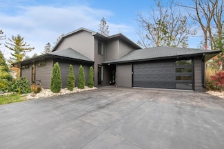 624 E Circle Ridge Place, Sturgeon Bay, WI 54235