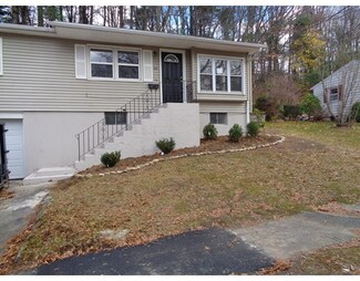 44 Sussex Ln, Worcester, MA 01602