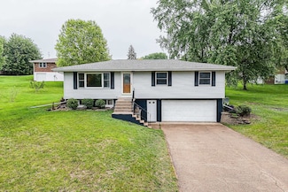 1626 Frederick St, Hazel Green, WI 53811