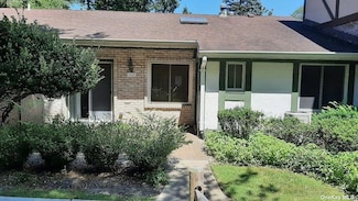 112 Skyline Dr Unit 112, Coram, NY 11727