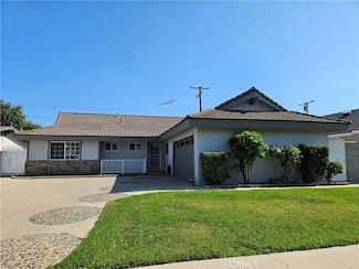 530 W Parkwood Ave, La Habra, CA 90631