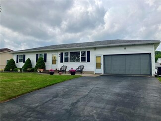 23 Markie Dr E, Rochester, NY 14606